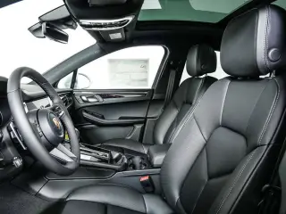 2026 Porsche Macan T - Photo 37