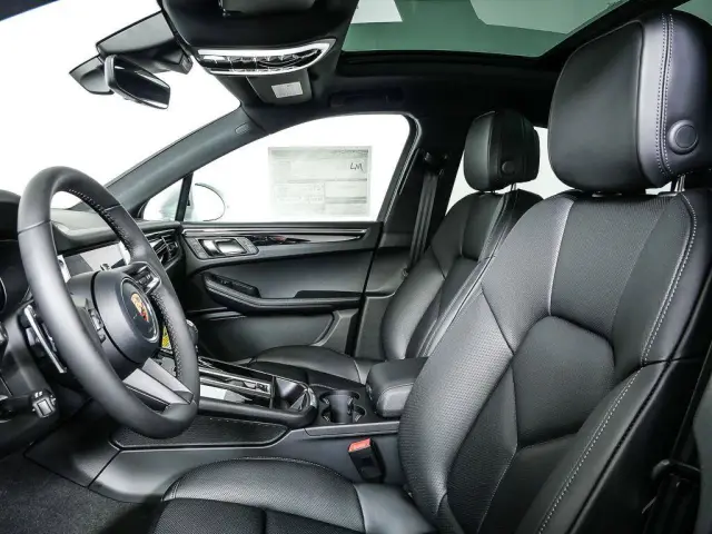 2026 Porsche Macan T - Photo 38