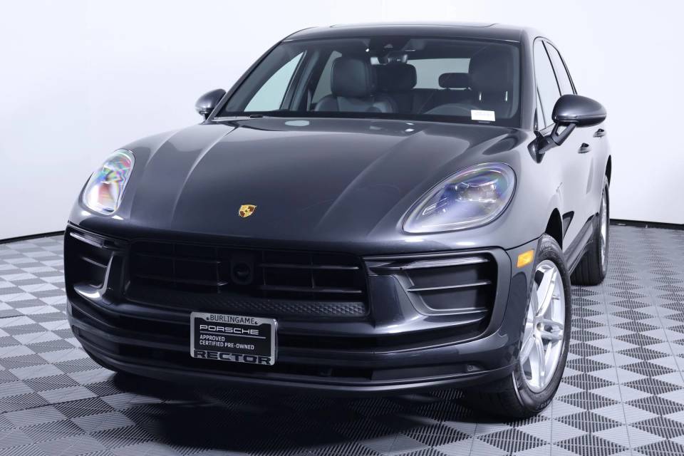 2026 Porsche Macan Base
