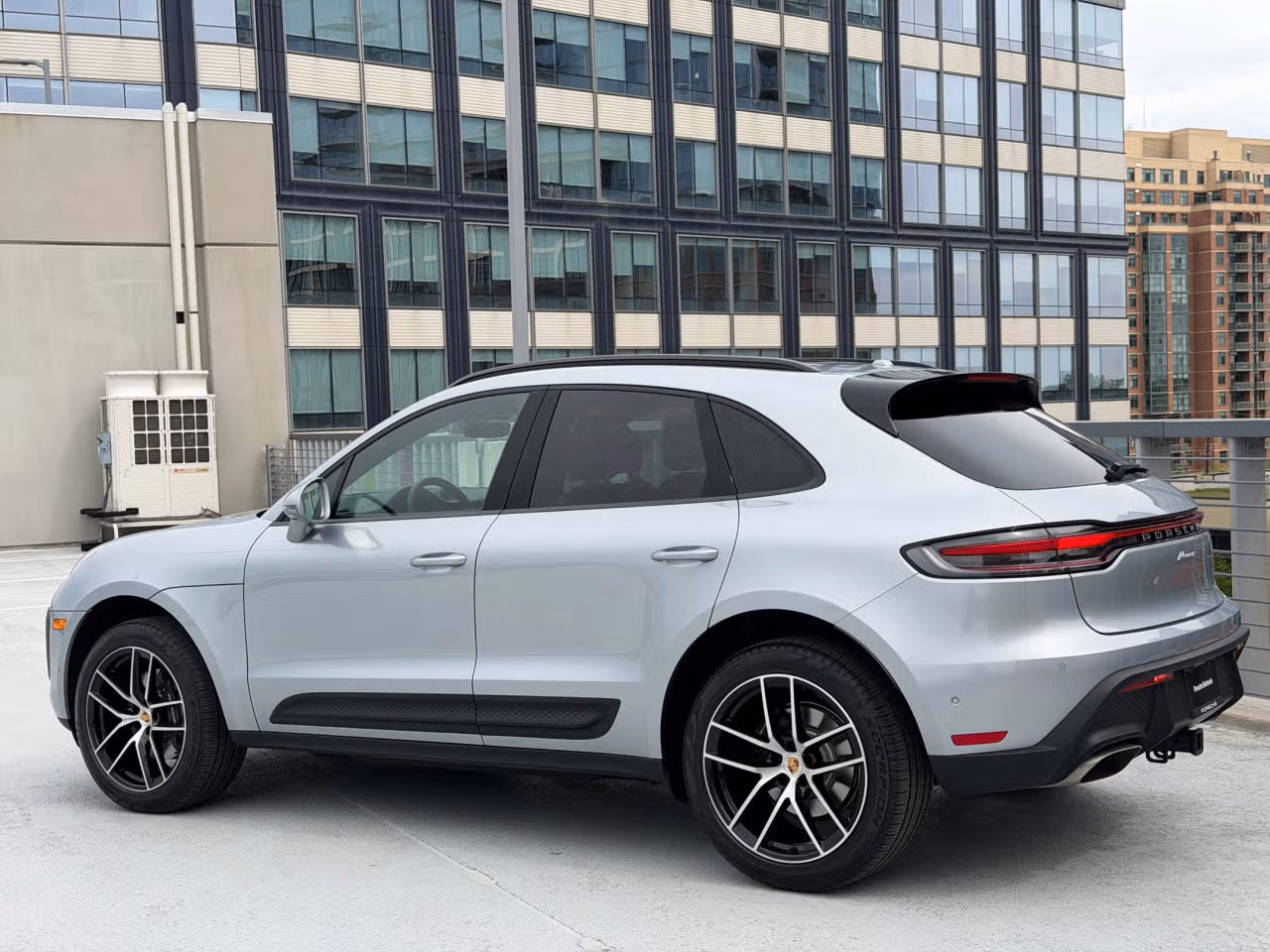 2026 Porsche Macan - Photo 20