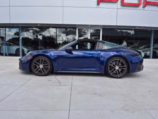 2025 Porsche 911 GTS - Photo 9