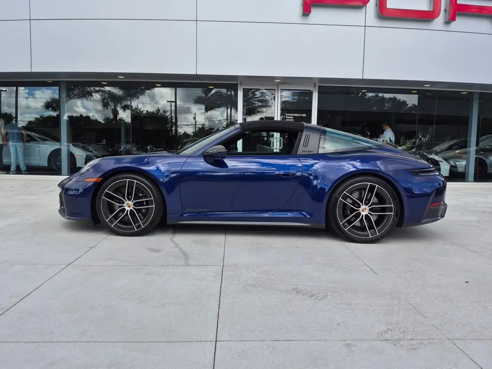 2025 Porsche 911 GTS - Photo 15
