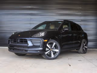 2026 Porsche Macan -'s photo
