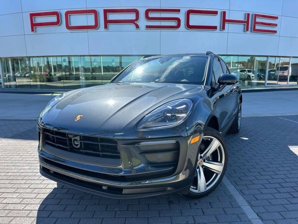 2026 Porsche Macan Base
