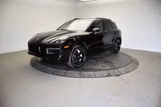 2023 Porsche Cayenne Turbo's photo