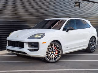 2025 Porsche Cayenne GTS's photo