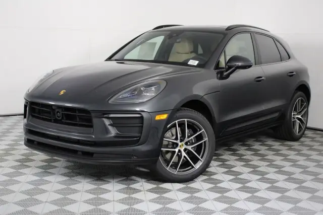2026 Porsche Macan T - Photo 6