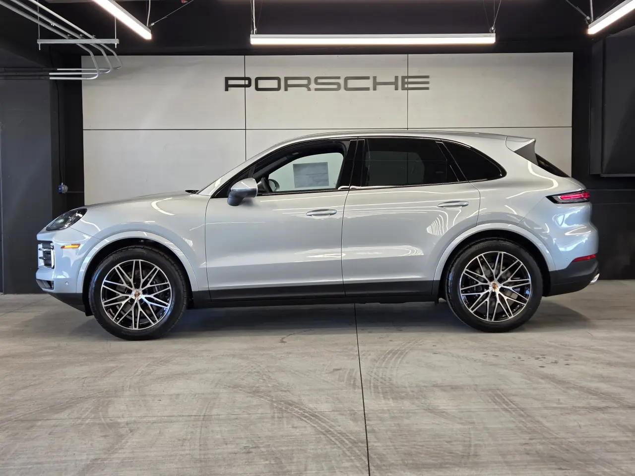 2026 Porsche Cayenne Base - Photo 16