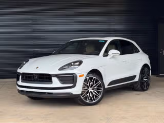 2026 Porsche Macan -'s photo