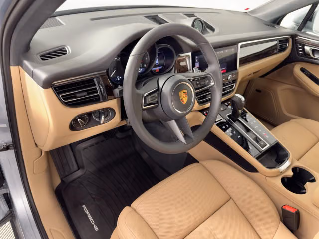 2026 Porsche Macan T - Photo 26