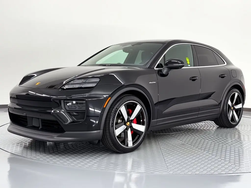 2025 Porsche Macan S - Photo 8