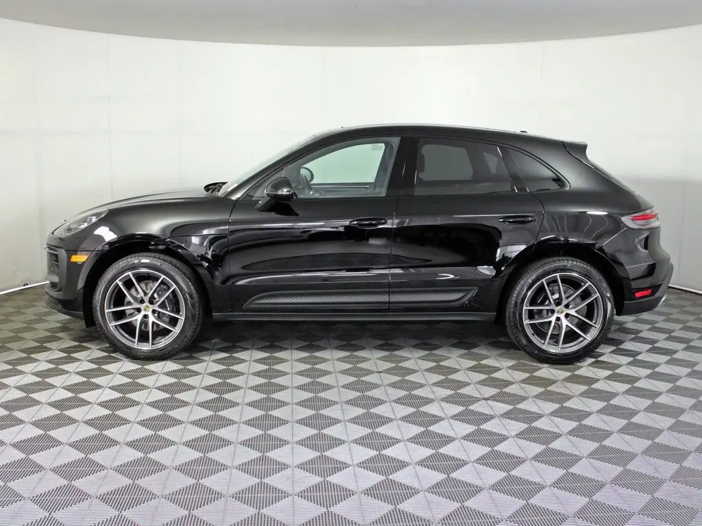 2026 Porsche Macan Base - Photo 16