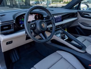 2026 Porsche Macan Base - Photo 25