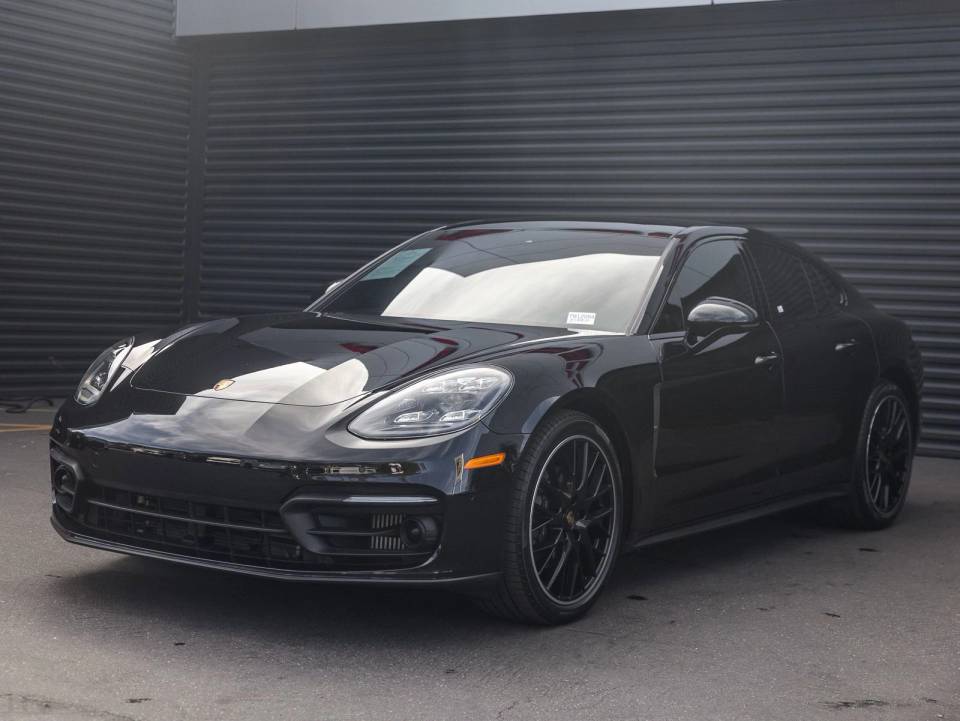 2023 Porsche Panamera Platinum Edition