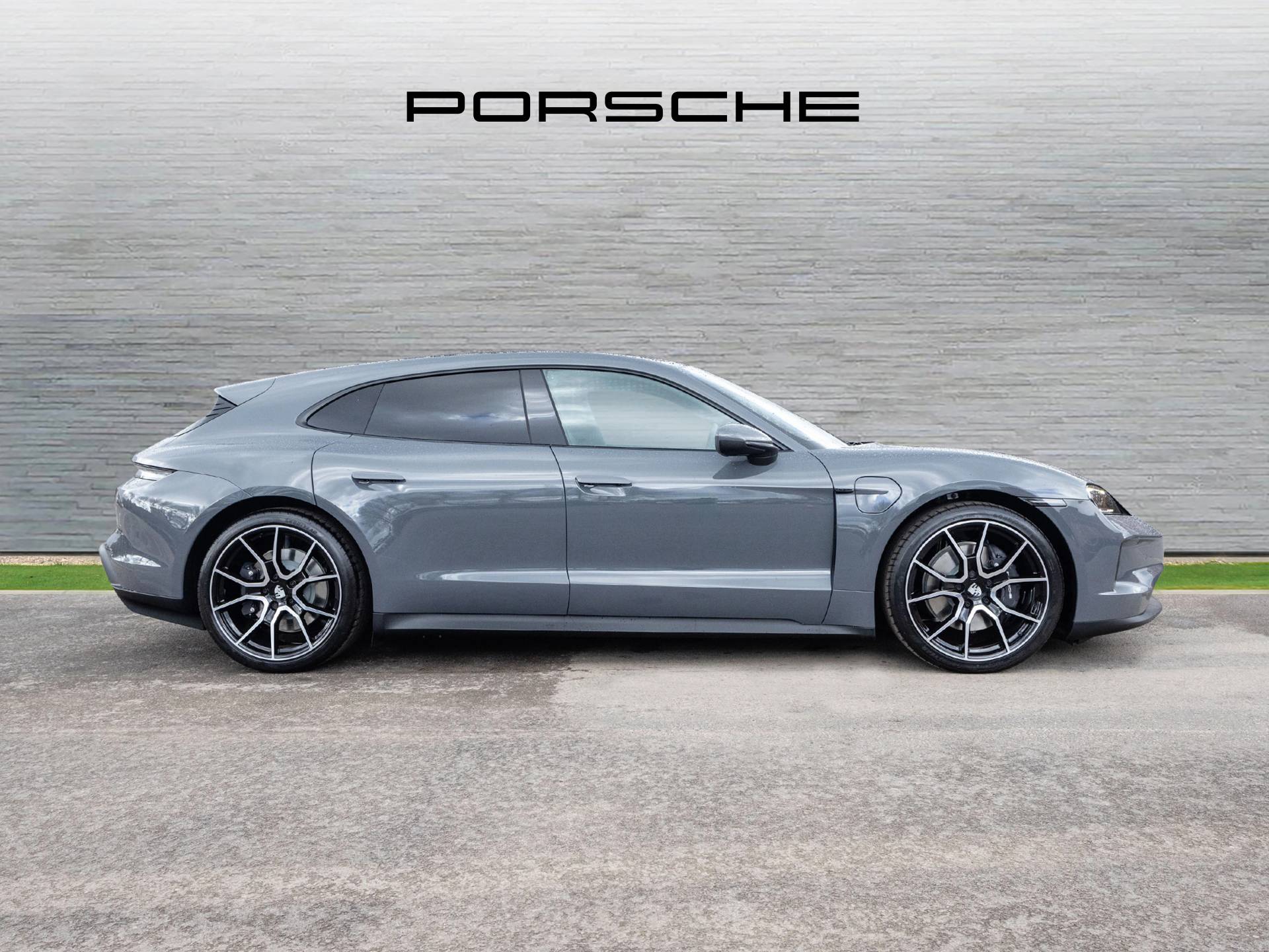 Taycan Sport Turismo, photo 2 of 34