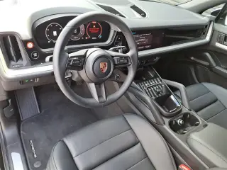 2025 Porsche Cayenne Base - Photo 29