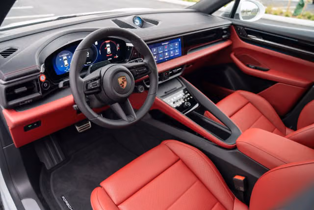 2026 Porsche Macan S - Photo 26