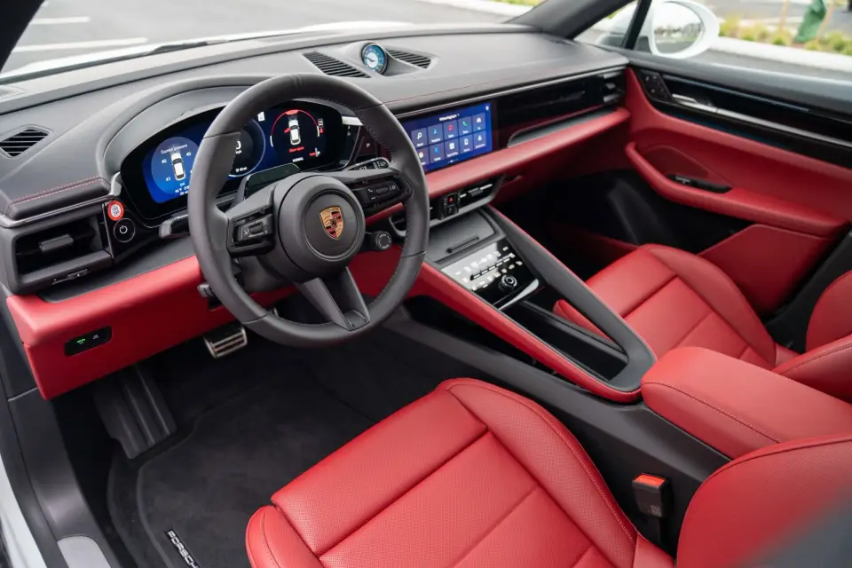 2026 Porsche Macan S - Photo 31