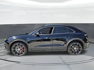 2025 Porsche Macan Turbo Electric - Photo 13