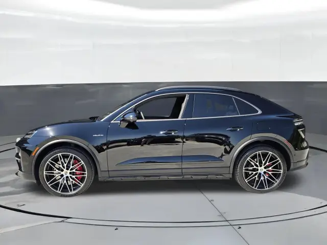 2025 Porsche Macan Turbo Electric - Photo 14