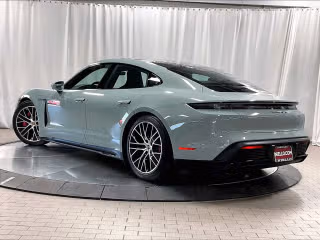 2025 Porsche Taycan GTS - Photo 17