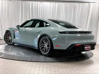 2025 Porsche Taycan GTS - Photo 21