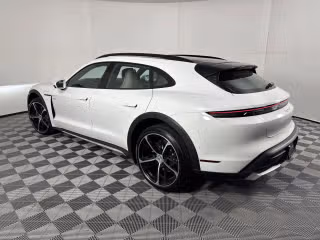 2025 Porsche Taycan Base - Photo 17