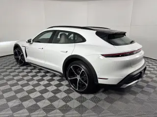 2025 Porsche Taycan Base - Photo 21