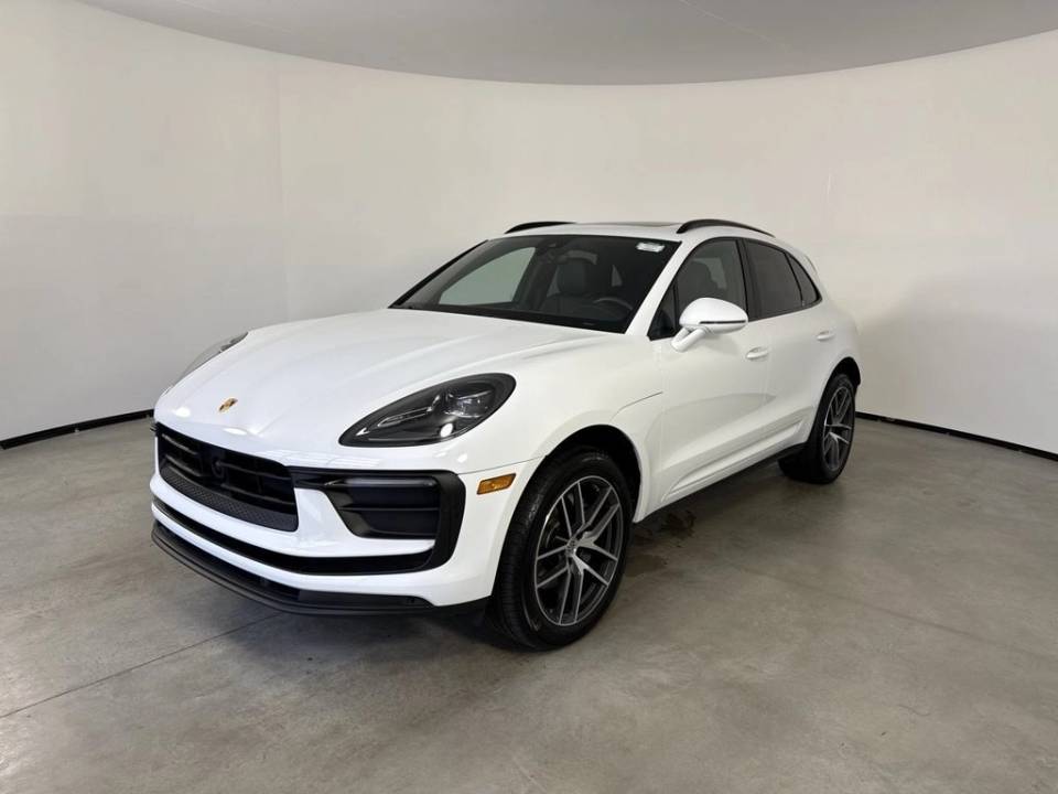2025 Porsche Macan Base
