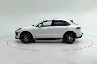 2026 Porsche Macan T - Photo 9