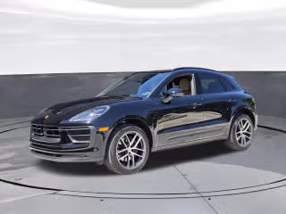 2025 Porsche Macan -'s photo