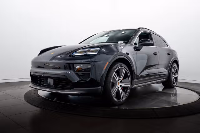 Used 2025 Porsche Macan S with VIN WP1AB2XAXSL153023 for sale in Highland Park, IL