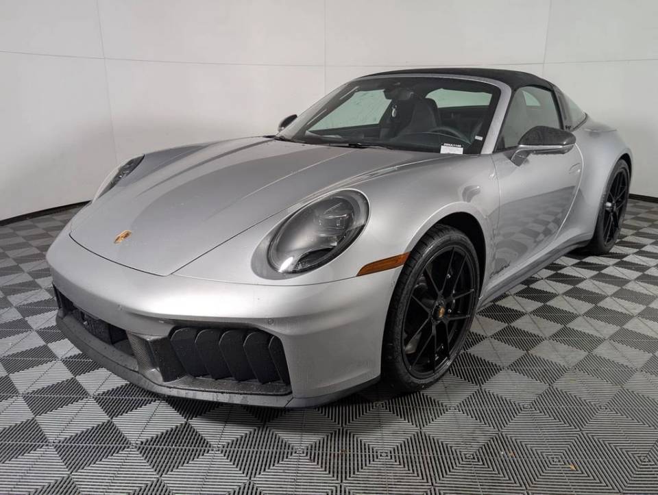 2026 Porsche 911 GTS