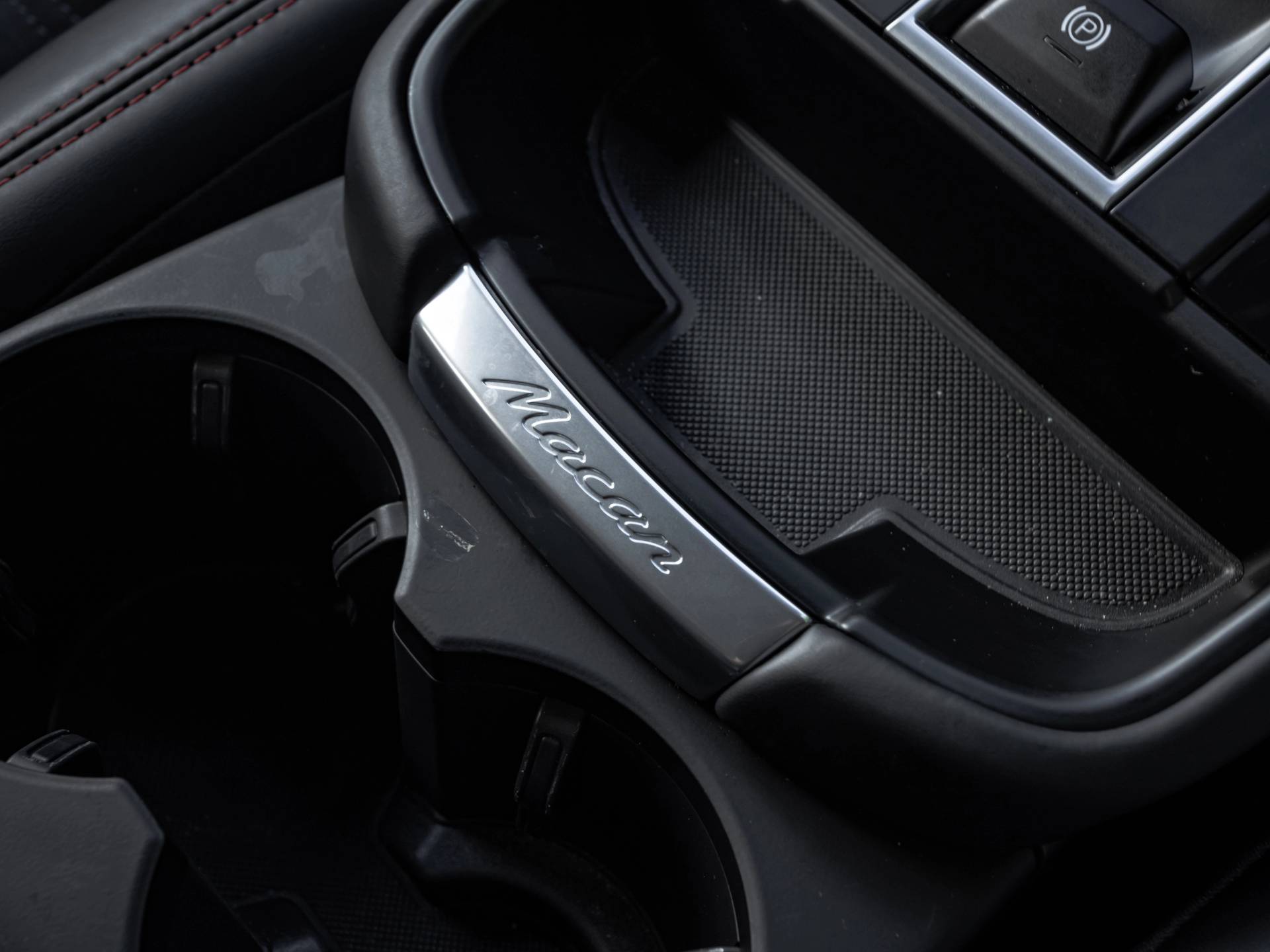 Macan GTS, photo 35 of 35
