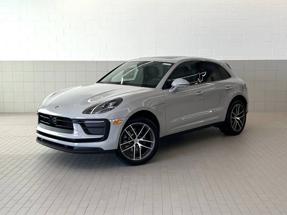 2026 Porsche Macan Base