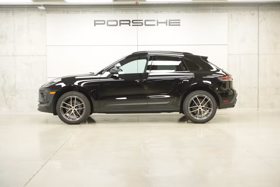 2026 Porsche Macan Base - Photo 11