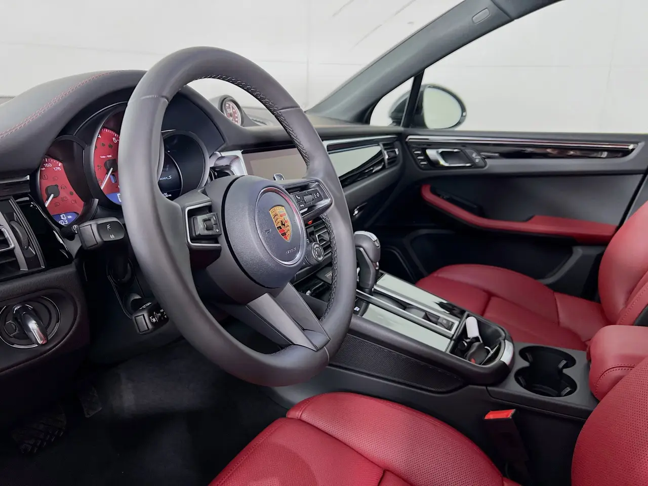 2026 Porsche Macan S - Photo 32