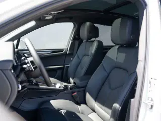 2026 Porsche Macan Base - Photo 37