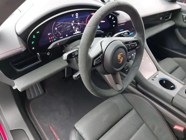 2026 Porsche Taycan GTS - Photo 30