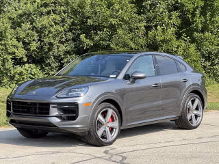 2025 Porsche Cayenne S's photo