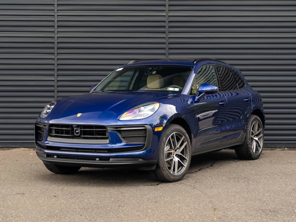 2026 Porsche Macan Base