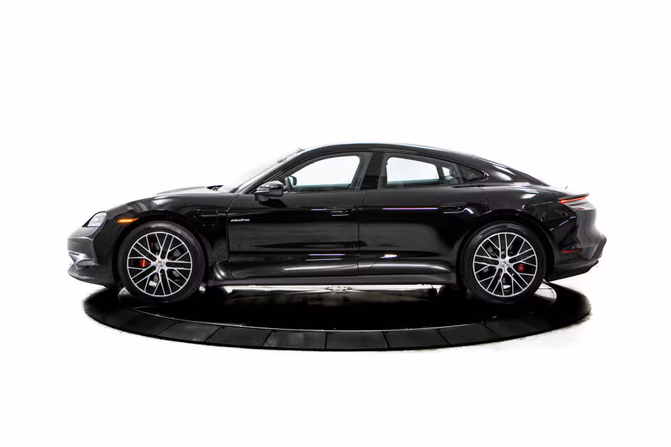 2026 Porsche Taycan S - Photo 11