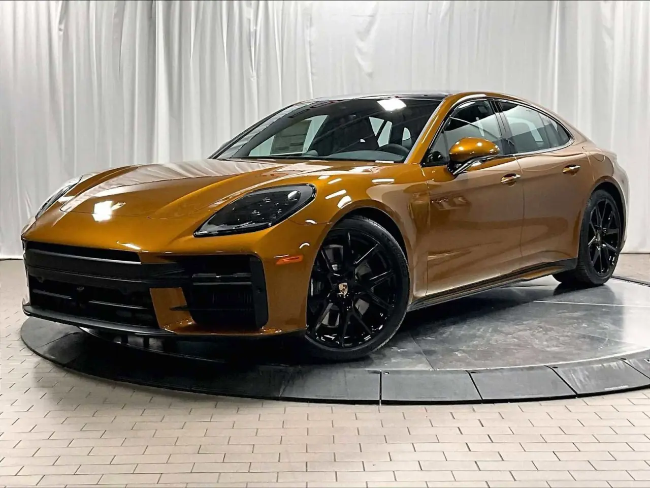 2026 Porsche Panamera 4 E-Hybrid - Photo 8
