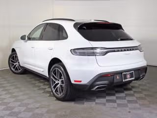 2026 Porsche Macan Base - Photo 17
