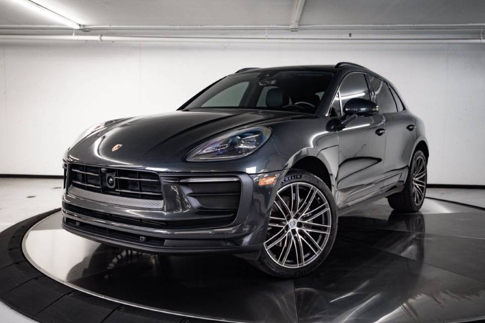 2025 Porsche Macan T