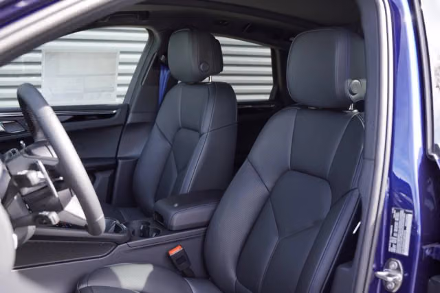 2026 Porsche Macan T - Photo 34