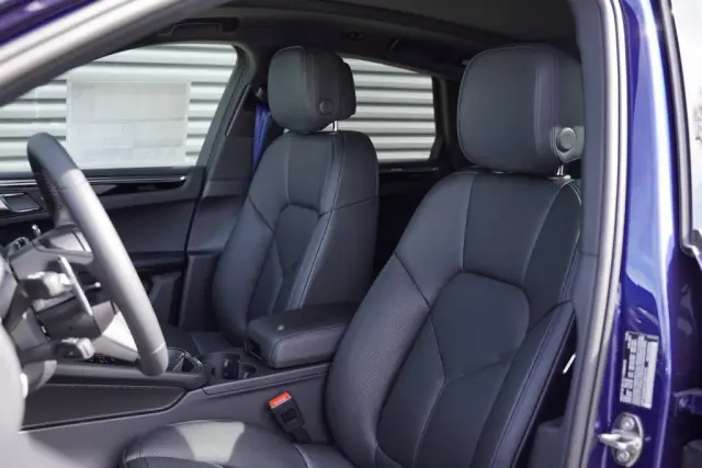 2026 Porsche Macan T - Photo 38