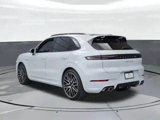 2026 Porsche Cayenne S E-Hybrid - Photo 21