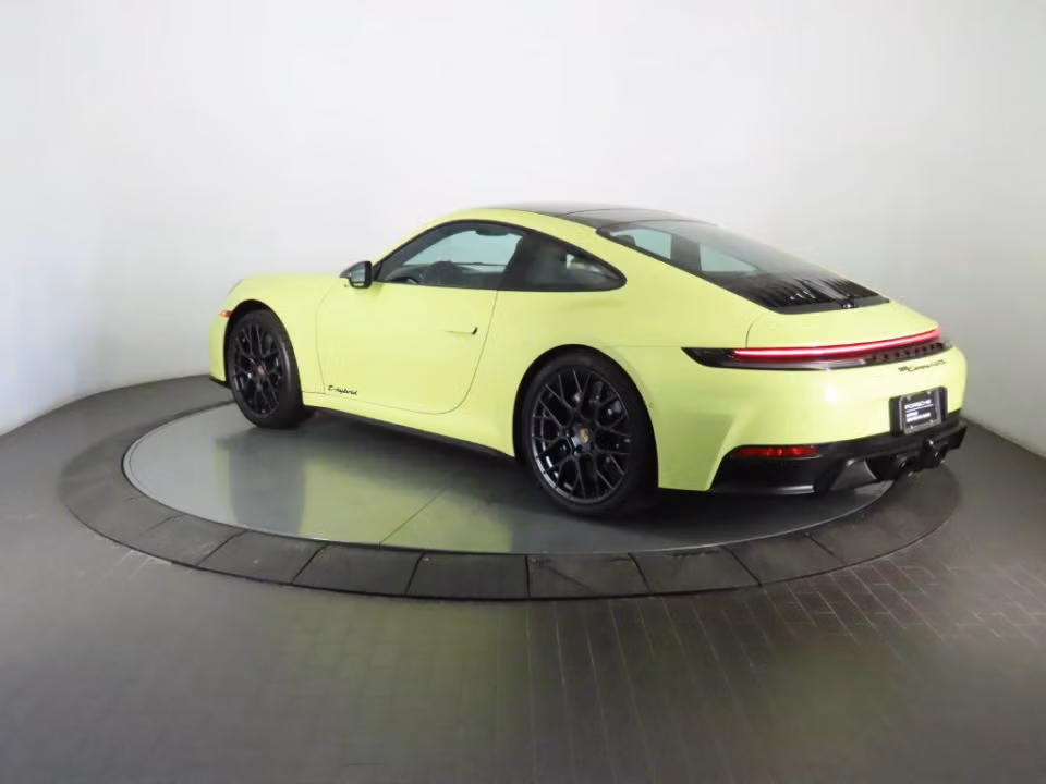 2025 Porsche 911 GTS - Photo 19
