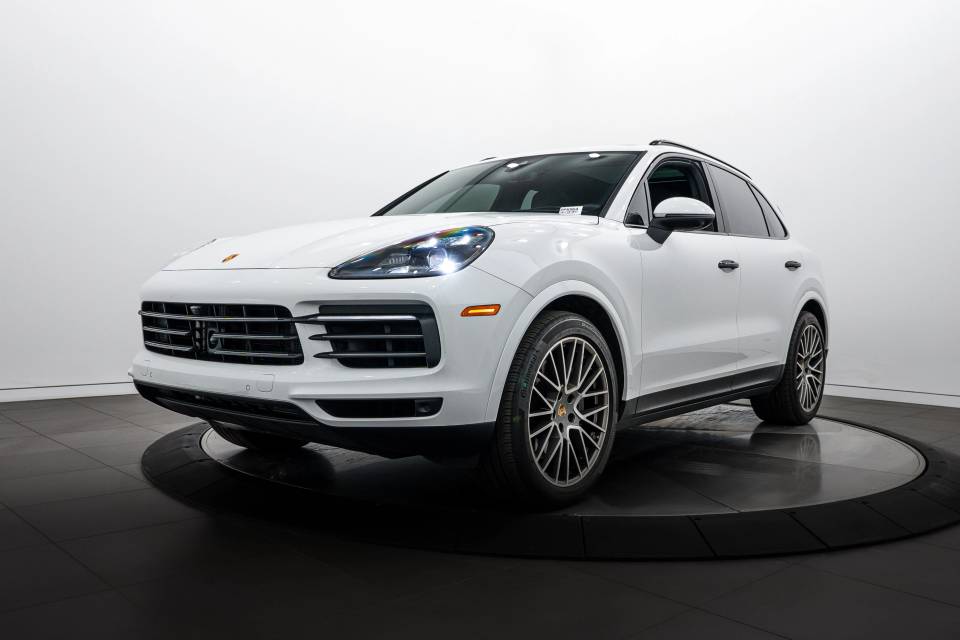 2023 Porsche Cayenne Platinum Edition